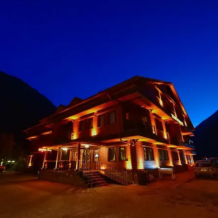 Hirande Aparthotel 3*